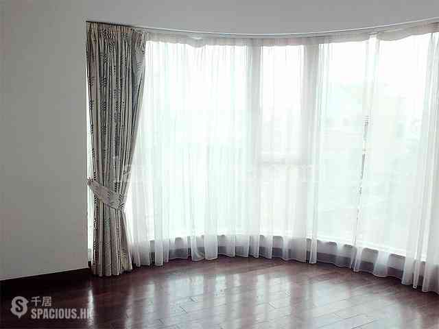 Pok Fu Lam - Villas Sorrento 03