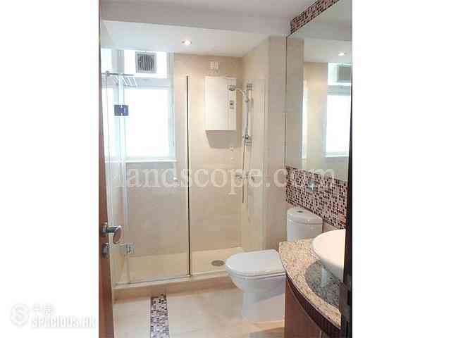 Pok Fu Lam - Villas Sorrento 06