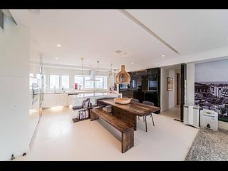 Mid Levels Central - Birchwood Place 23