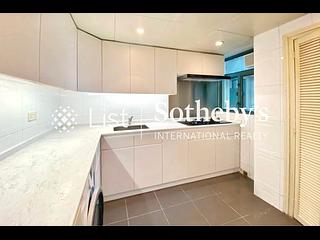 Mid Levels West - 80 Robinson Road 02