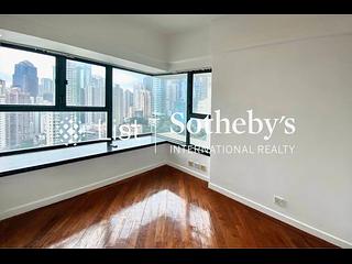 Mid Levels West - 80 Robinson Road 11
