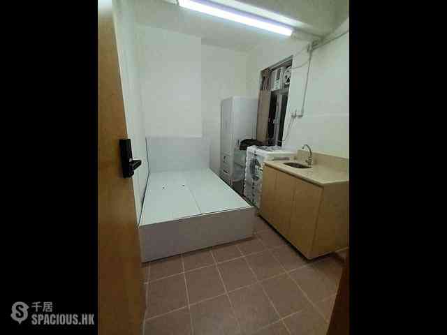 Wan Chai - 240, Queen's Road East 01