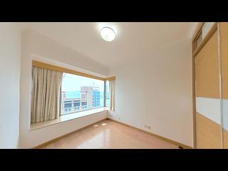 Sai Ying Pun - Island Crest Block 1 05