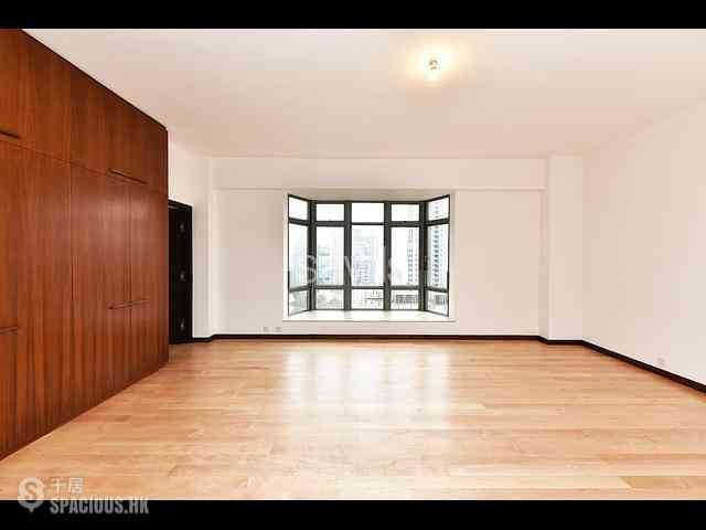 Mid Levels Central - Eva Court 02