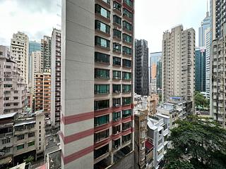 Wan Chai - The Avenue Phase 2 Block 2 07