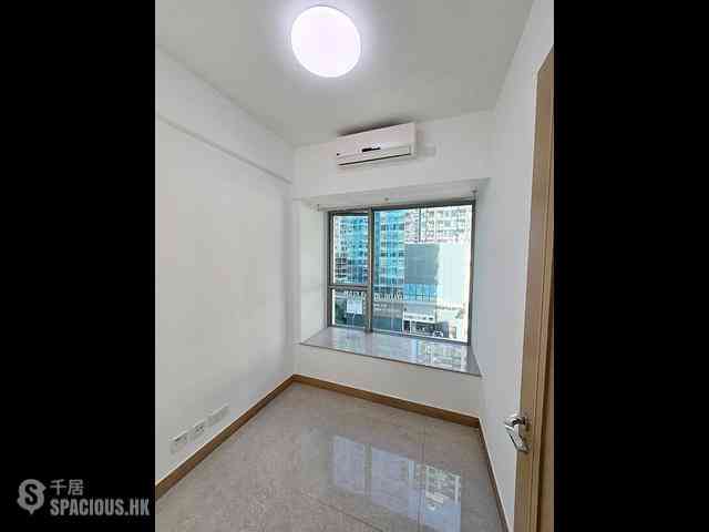 Causeway Bay - Diva 01