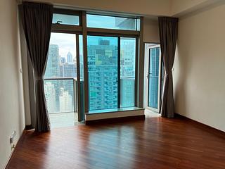 Wan Chai - The Avenue Phase 2 04