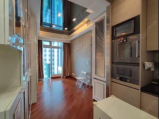 Wan Chai - The Avenue Phase 2 Block 2 03