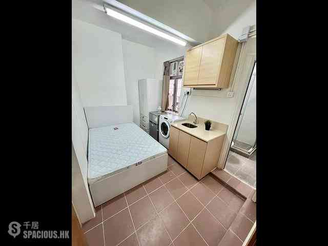 Wan Chai - 240, Queen's Road East 01