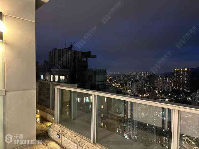 Tuen Mun - Century Gateway Phase 2 Block 7 03