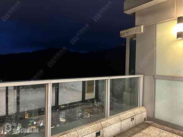 Tuen Mun - Century Gateway Phase 2 Block 7 04