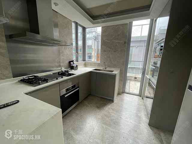 Tuen Mun - Century Gateway Phase 2 Block 7 27