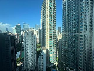 Wan Chai - The Avenue Phase 2 Block 2 09