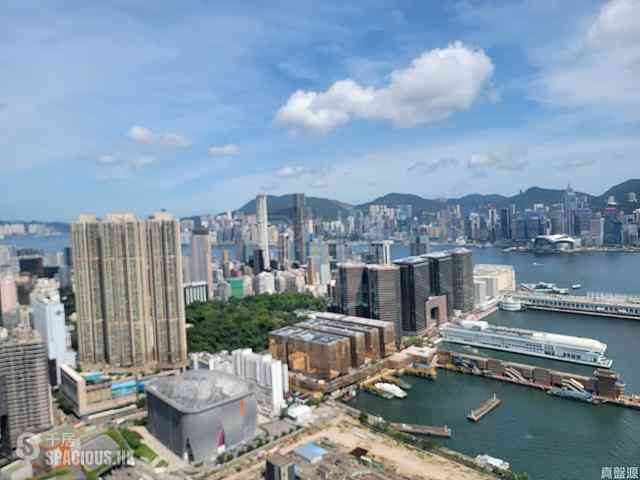 West Kowloon - The Arch Star Tower (Block 2) 01