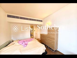 Wan Chai - Convention Plaza Apartments 06