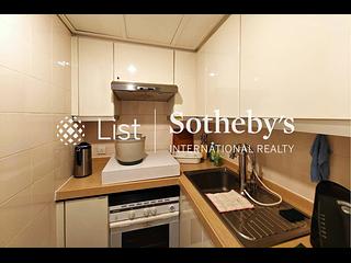 Wan Chai - Convention Plaza Apartments 09