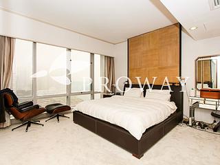 Wan Chai - Convention Plaza Apartments 04