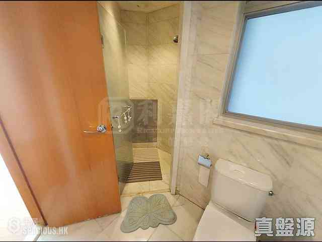 West Kowloon - The Waterfront Phase 2 Block 6 08