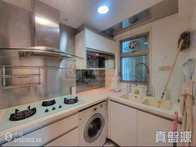 Tai Kok Tsui - Harbour Green Tower 5 02