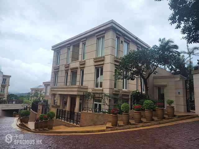 The Peak - 28, Gough Hill Road 01