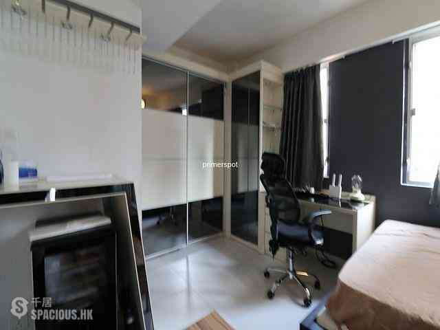 Central - 33, Graham Street 01