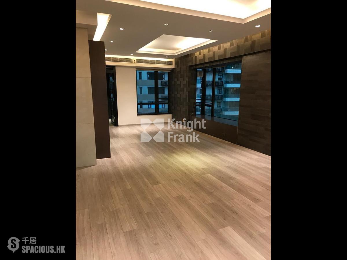 Mid Levels Central - 11, Macdonnell Road 01