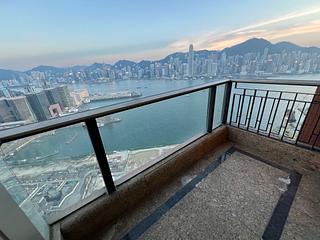 West Kowloon - The Arch 02