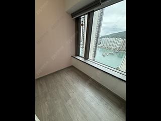 Tsuen Wan - Ocean Pride Phase 3 Block 8 06