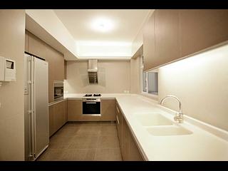 Mid Levels Central - Kam Yuen Mansion 04