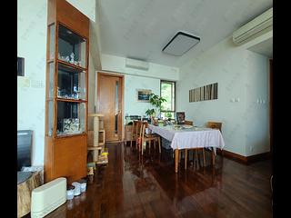 Pok Fu Lam - Villas Sorrento 07