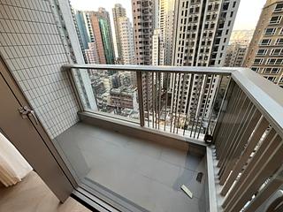 Sai Ying Pun - Island Crest Block 1 02