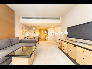 Wan Chai - Convention Plaza Apartments 04