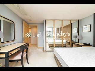Wan Chai - Convention Plaza Apartments 06