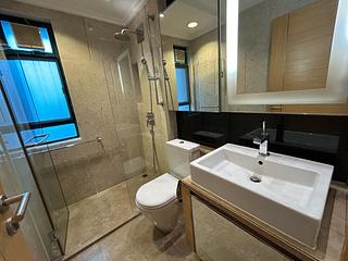 Mid Levels Central - Hillsborough Court Block 4 07