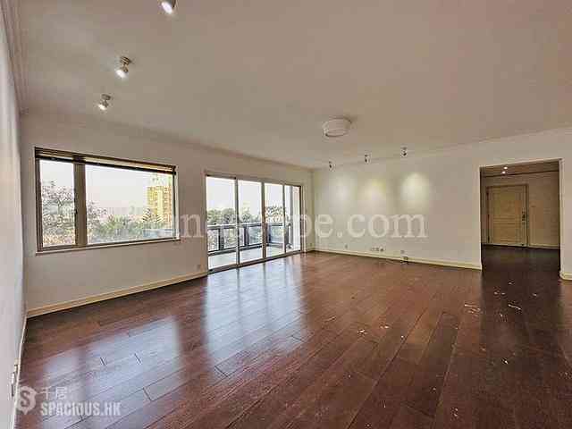 Mid Levels Central - Rose Gardens 01