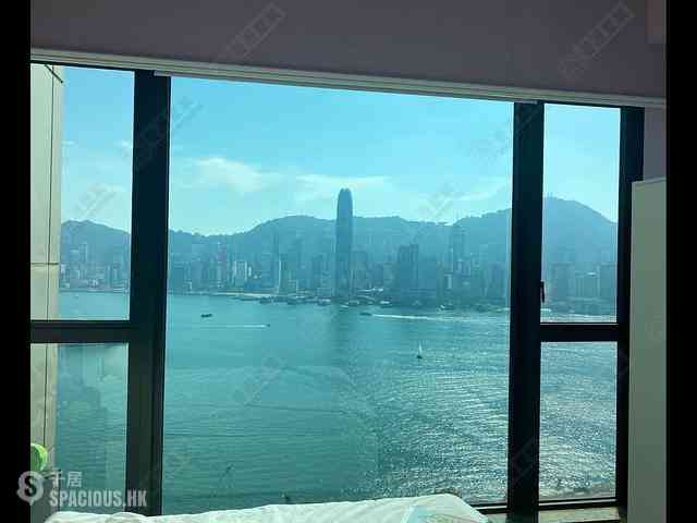 West Kowloon - The Arch Sun Tower (Block 1A) 01