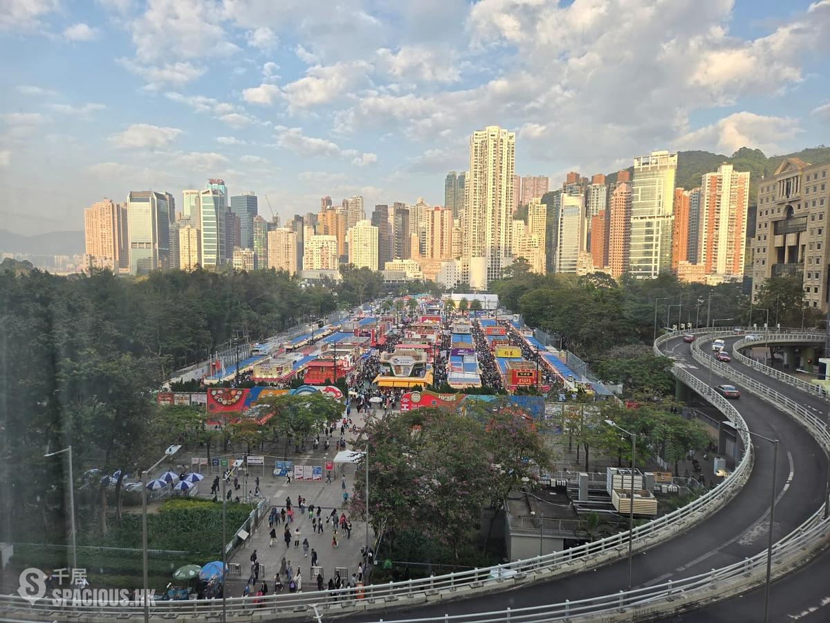 Causeway Bay - Lok Sing Centre 01