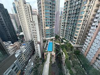 Wan Chai - The Avenue Phase 2 Block 2 07