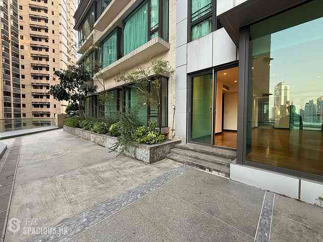 Mid Levels Central - 11, Macdonnell Road 01