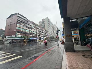 Xinyi - XXXb Section 5 of Zhongxiao East RoadSection 5 of Zhongxiao East Road, Xinyi, Taipei 18