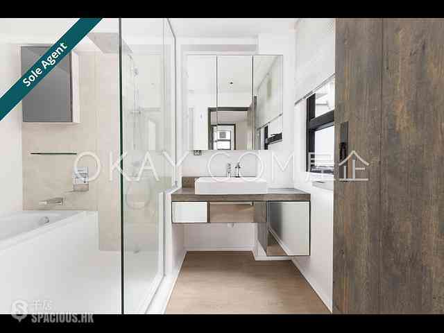 Soho - 122, Hollywood Road 13
