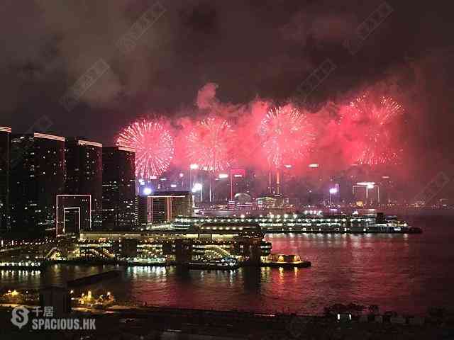 West Kowloon - The Arch Sun Tower (Block 1A) 01