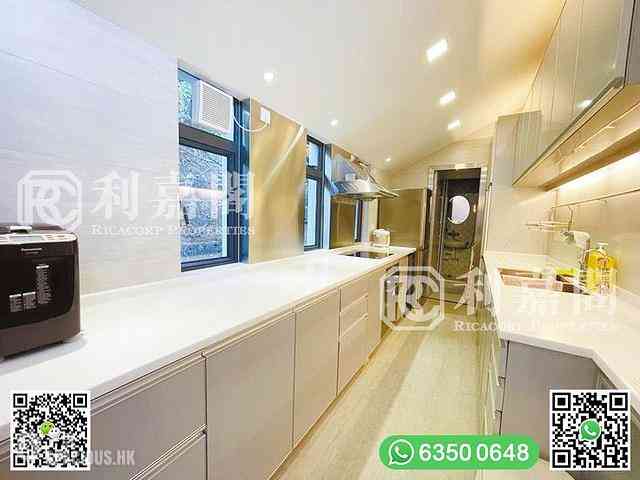 Clear Water Bay - Silverstrand Houses 03