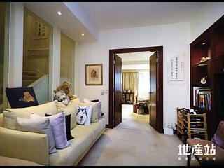 The Peak - Kellett Villas 14