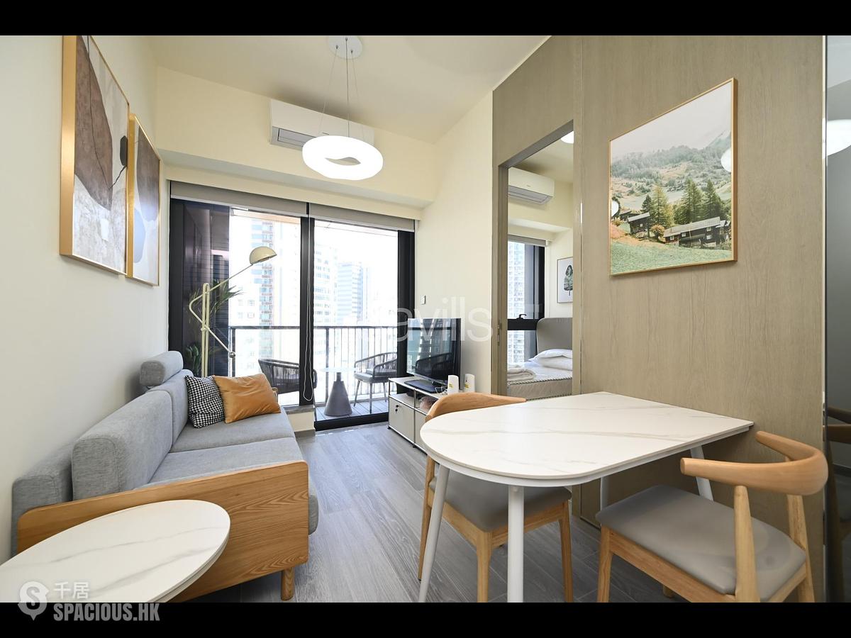 Sai Ying Pun - The Queens 01