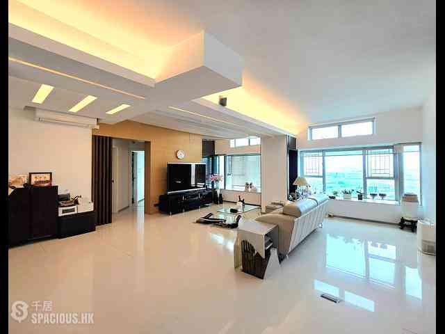 Tung Chung - Coastal Skyline Phase 1 Block 5 01