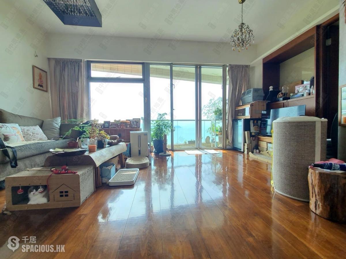 Pok Fu Lam - Villas Sorrento 01