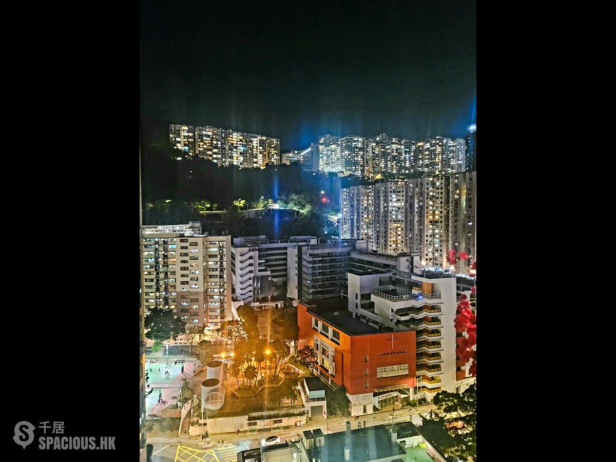 Quarry Bay - La Place De Victoria 01