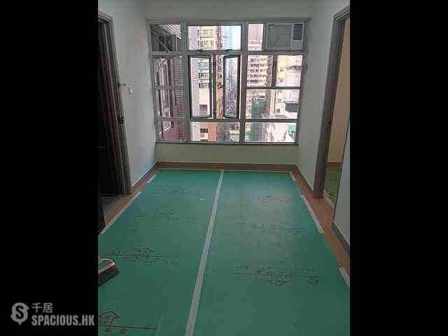 Yau Ma Tei - Kwan Kang Building 01