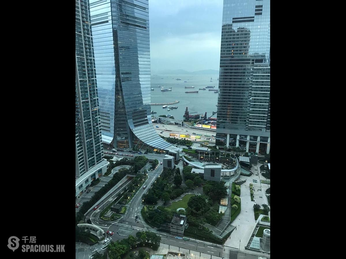 West Kowloon - The Arch 01